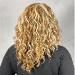 Gorgeous Blonde Wig!!!